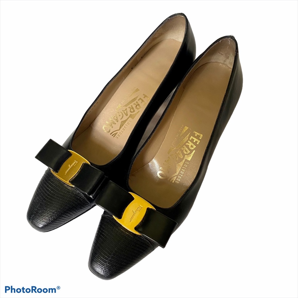 SALVATORE FERRAGAMO Black Vera Bow Pumps Sz 6.5